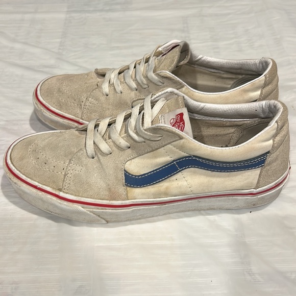 Vans - Picture 2 of 5